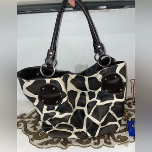 Large Giraffe Print Shoulder Bag, Red inside. No brand